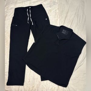 Black Figs Scrub Set